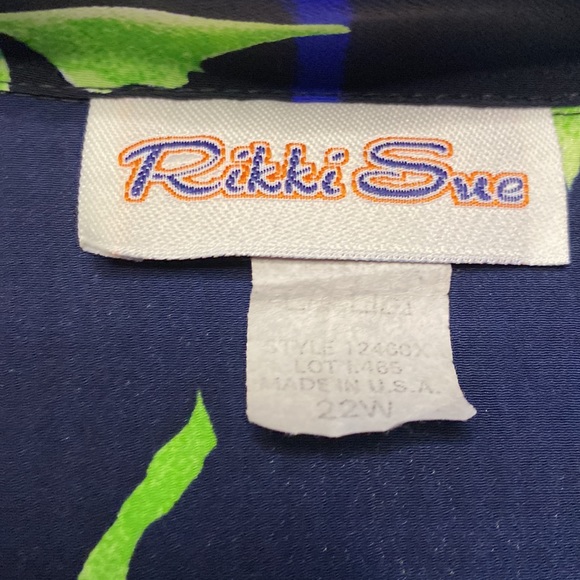 Rikki Sue Vintage Navy Blue Blouse With Blue Flowers. Size 22W - Picture 3 of 6